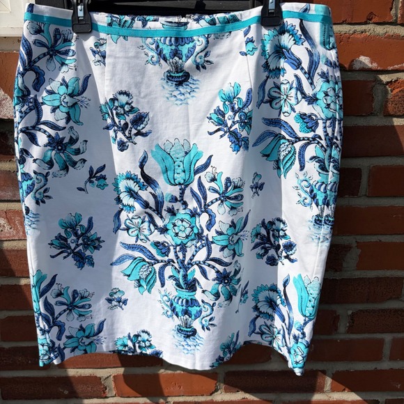 Talbots Dresses & Skirts - Talbots Woman Petites Blue Floral Urn Pencil Skirt‎ White 14WP Cotton Blend